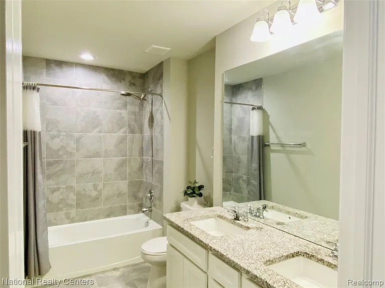2835 Dillon Dr — Photo 26