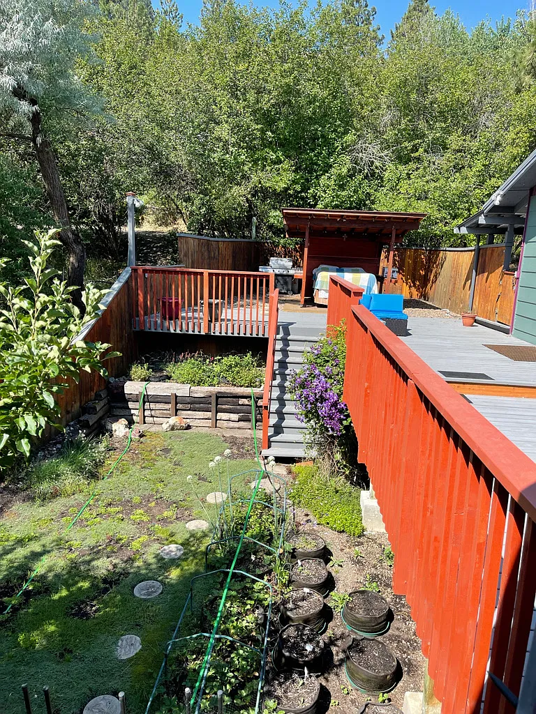 Building Photo - 482 Modelaire Dr