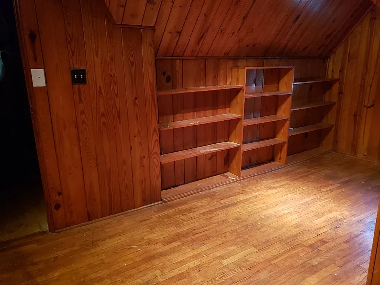 586 Shannon Dr SW — Photo 4
