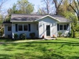 102 S Howard Burton Dr, Centralia, MO 65240