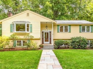 46 Meadowbrook Rd, Bedford, MA 01730
