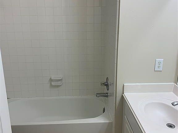 5th image of 15123 Mountain Heights Dr