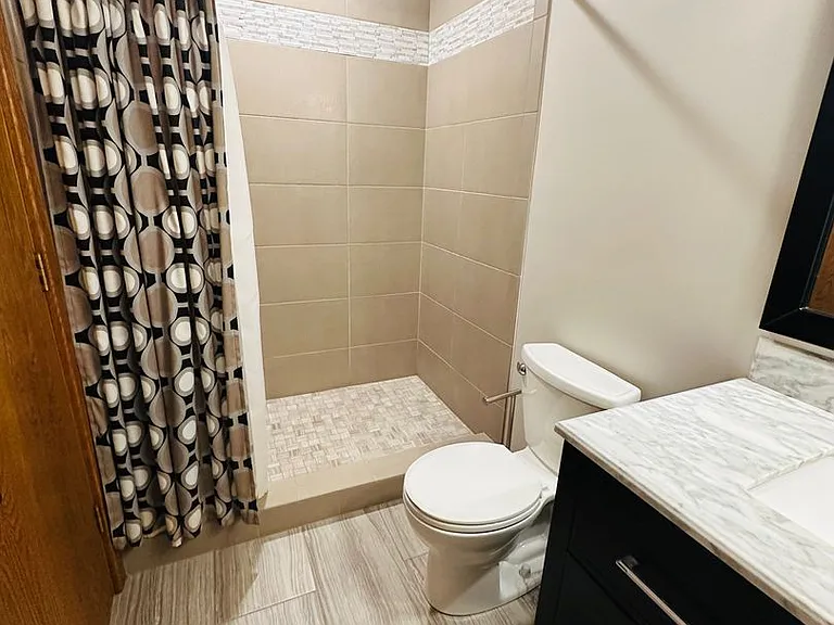 6245 Summit Ct — Photo 16