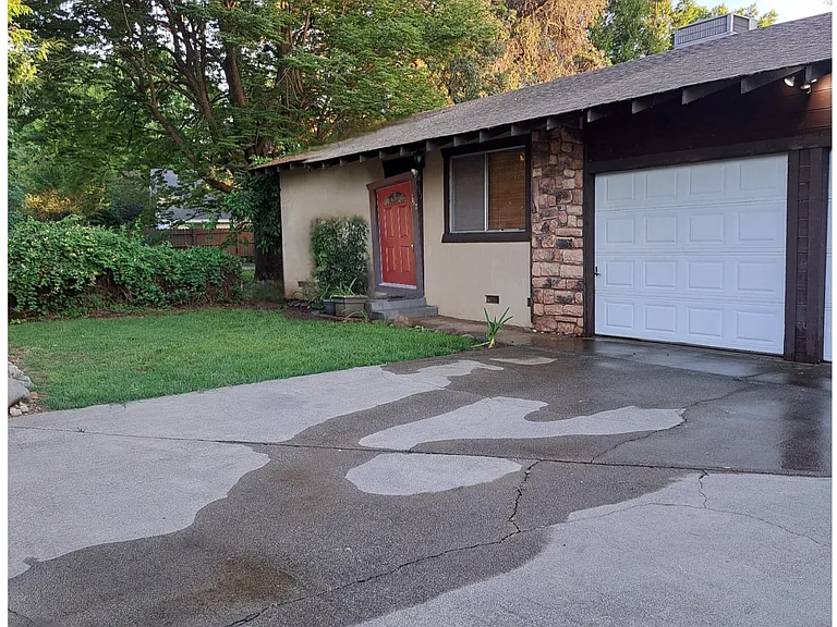 Henshaw Ave — Photo 2