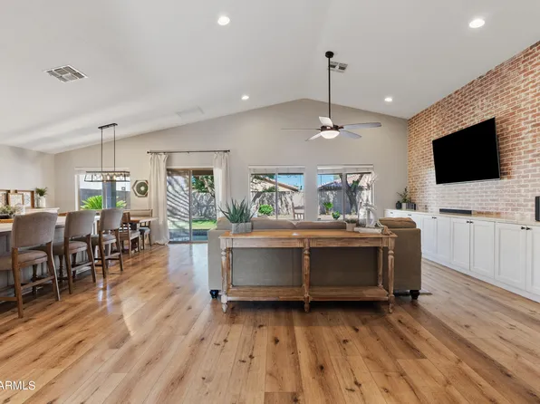 6310 S WILSON Drive, Chandler, AZ 85249