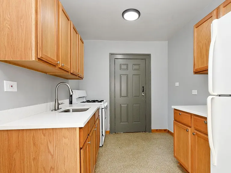 4736-4742 W 65th Mobility Zone — Photo 13