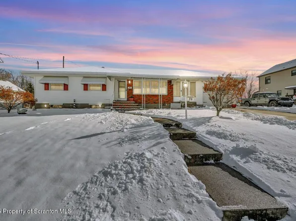 216 Prospect St, Dunmore, PA 18512