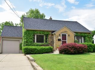 N90W16261 Roosevelt Dr, Menomonee Falls, WI 53051