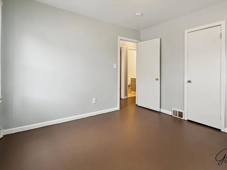 21320 La Salle Blvd — Photo 13