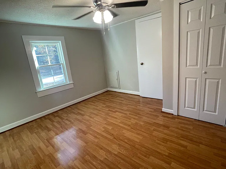1635 Gibbs Shoals Rd — Photo 3