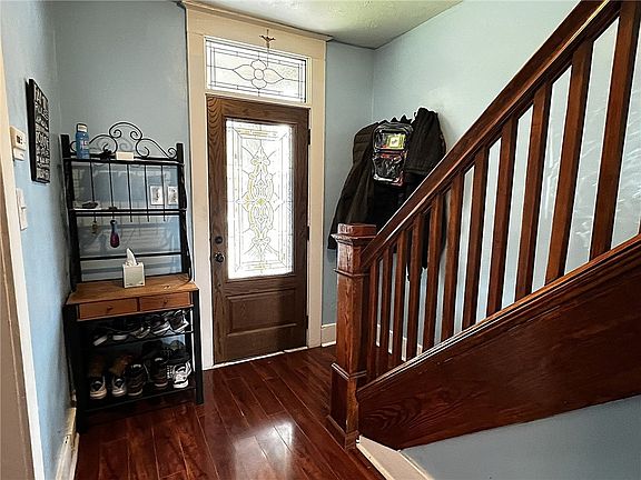 2nd image of 498 Elm Rd