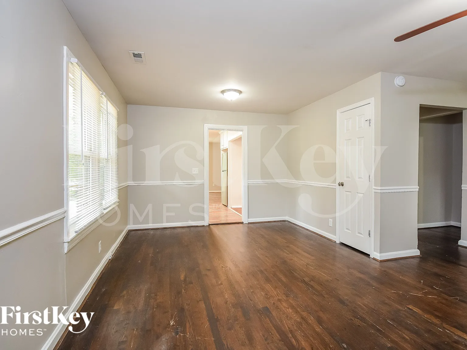 3 bed, 2.0 bath, 1596 sqft, $2,065 — Photo 4