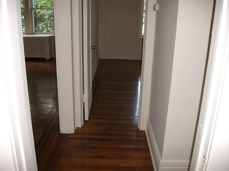 9-15 Chapman Place — Photo 6