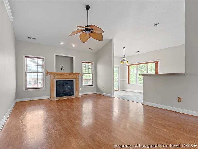109 Canyon Ct — Photo 3