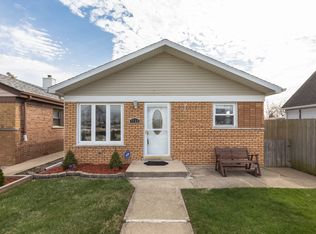 7733 New England Ave, Burbank, IL