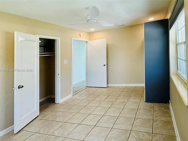 2318 Dewey St — Photo 9