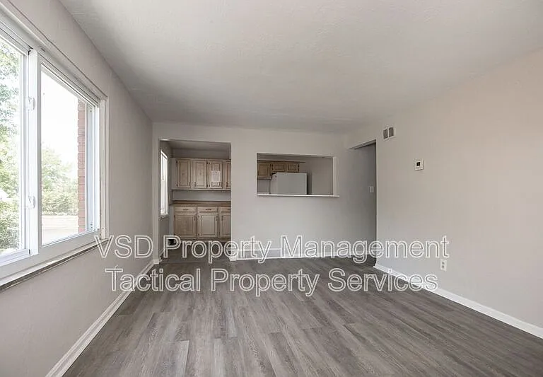20131 Crystal Ave #UP — Photo 9