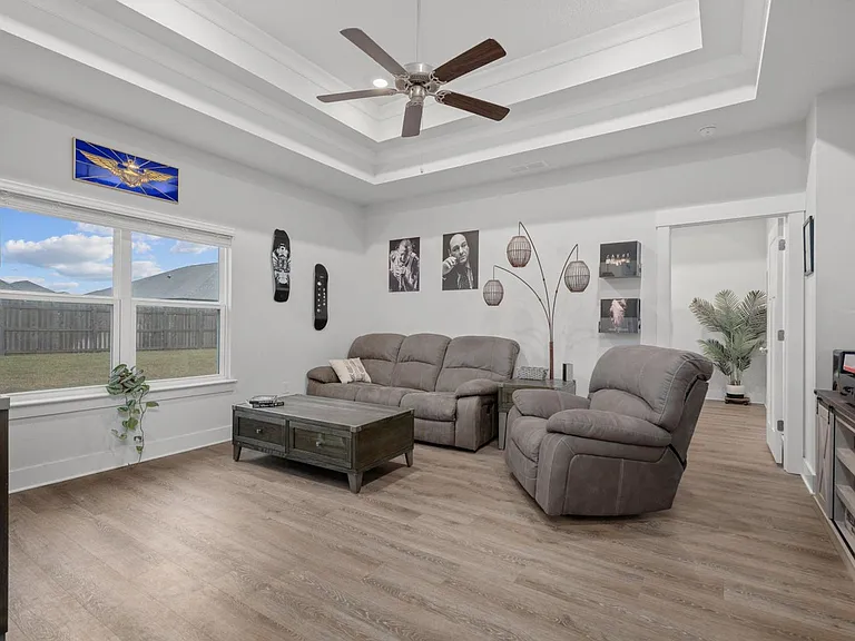 6196 Jenks Dr — Photo 8