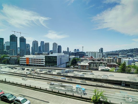 4th image of 400 Melrose Avenue E #302