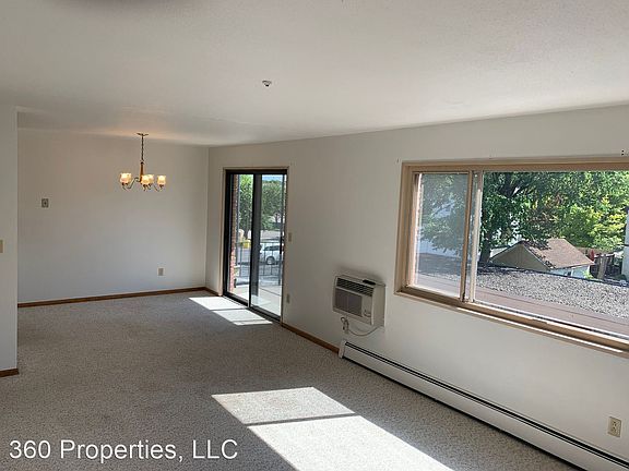 4th image of 212 6th St S #319