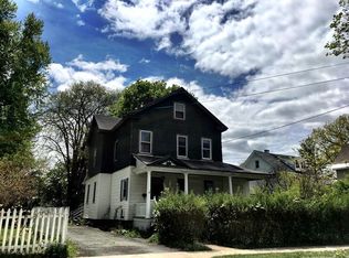 4 Willow St, Greenfield, MA 01301
