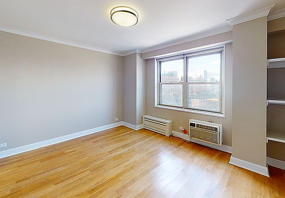 5th image of 310 Greenwich St APT 23H