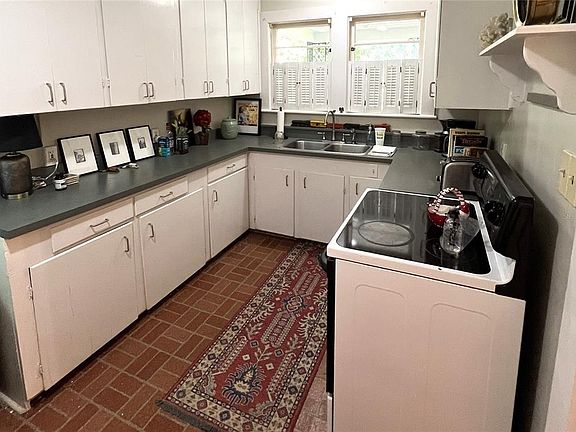 3rd image of 1617 NW 7th Pl