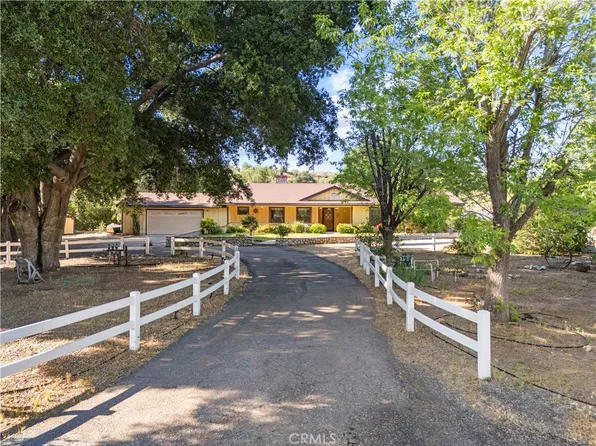 33456 Steele St, Agua Dulce, CA 91390