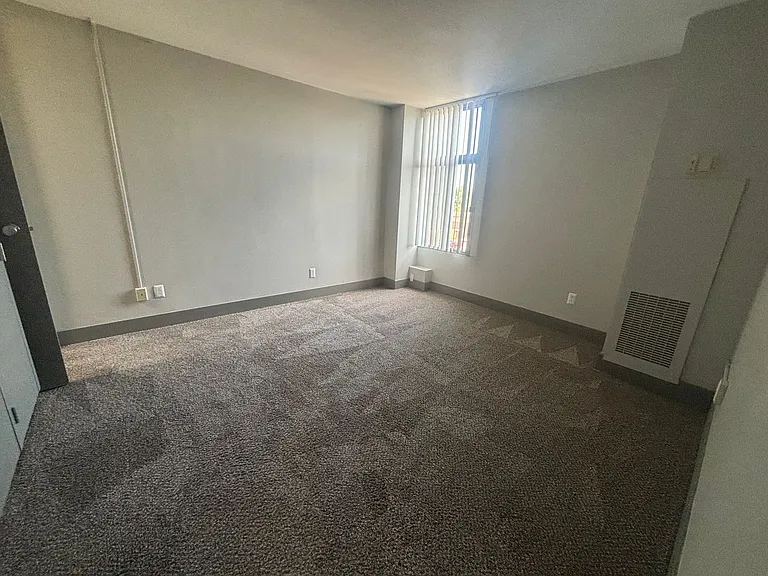The Village at Gray's Lake Apartments - Des Moines — Photo 47
