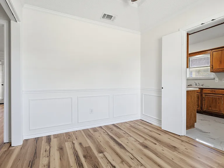 3133 Landover Dr — Photo 6