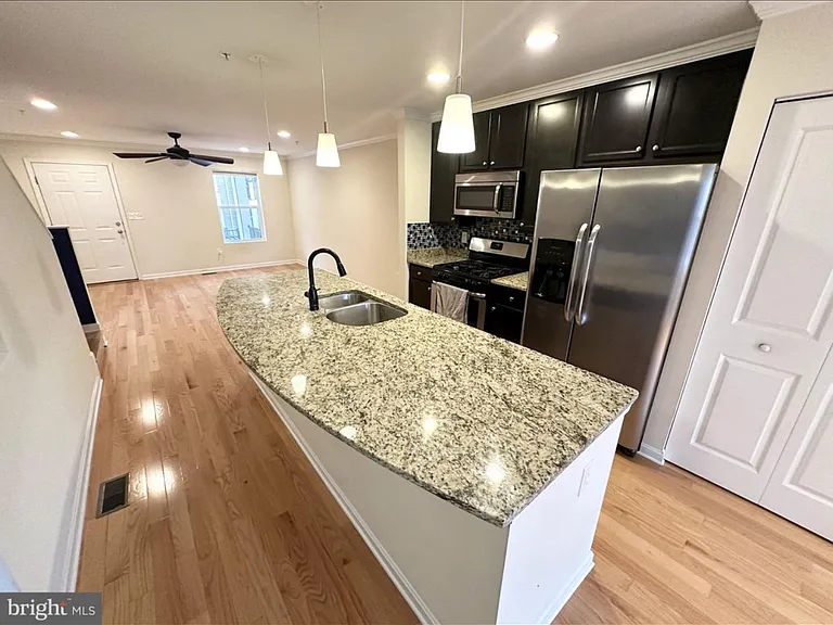 4629 Dillon Pl — Photo 4