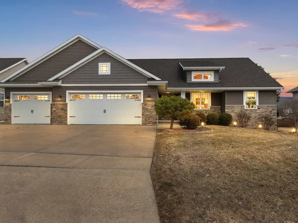 345 Crosswinds Ln, Green Bay, WI 54311