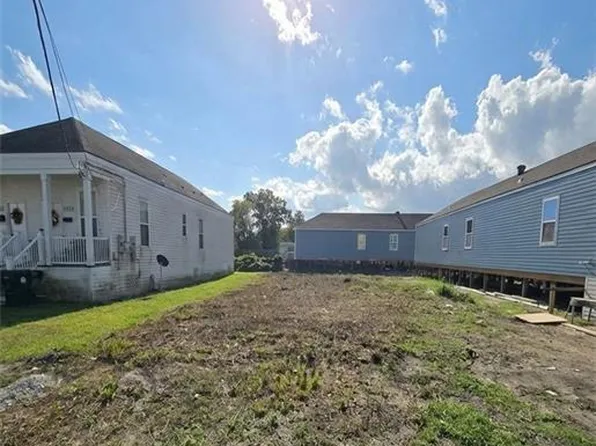 9226 Colapissa St, New Orleans, LA 70118