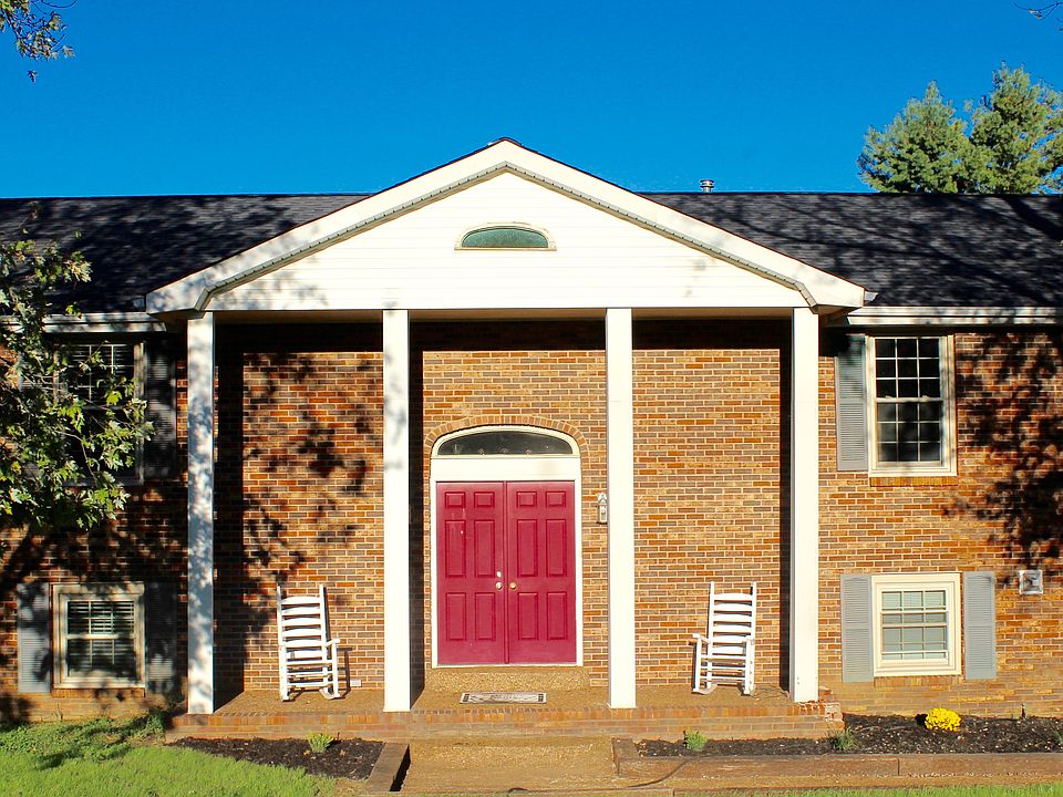 271 Highland Heights 