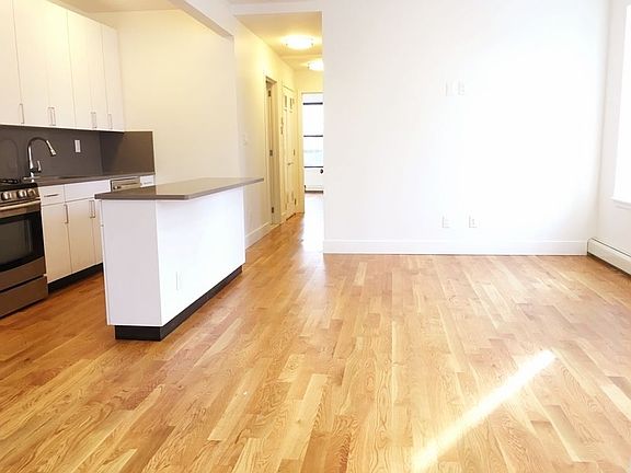3rd image of 3302 Ditmars Blvd APT 3F