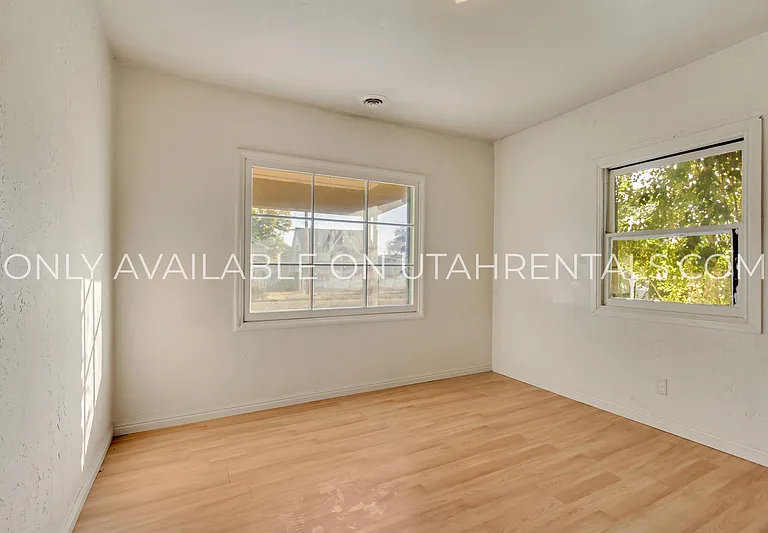 250 Franklin St — Photo 9