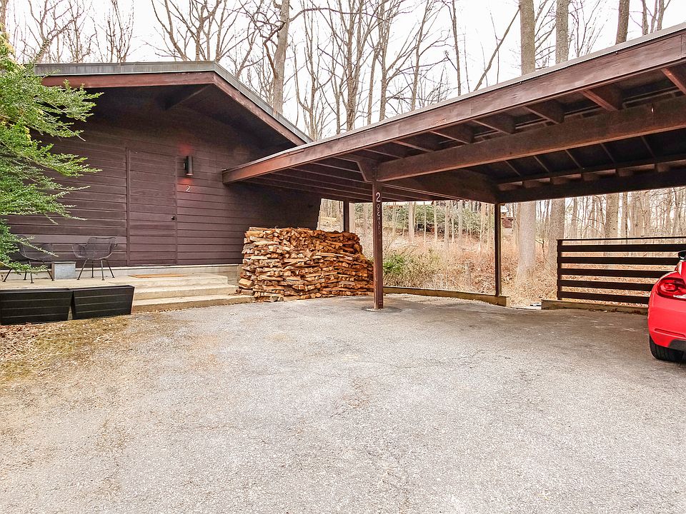 1st image of 2 Orchard Brook Dr