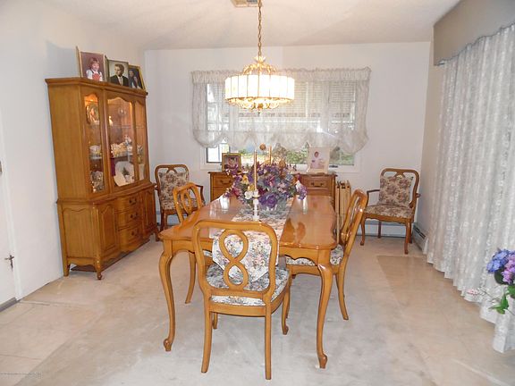5th image of 16 Shannon Ct