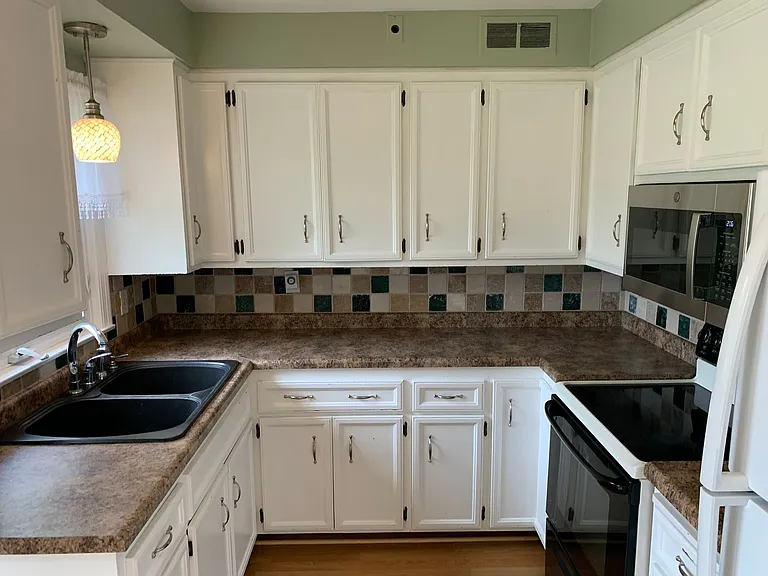 14865 Pershing Dr — Photo 6