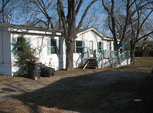 912 Sabine Ave, Cleburne, TX 76031