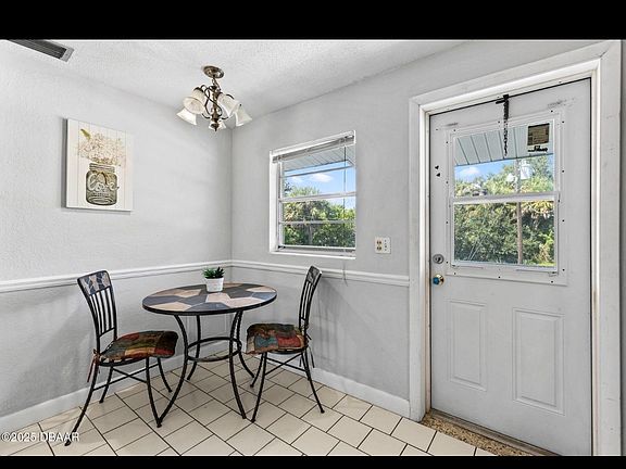 5th image of 1750 S Palmetto Ave #200