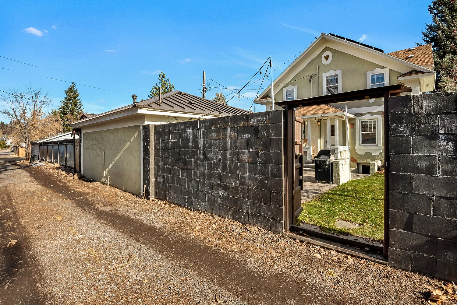 3 bed, 3.5 bath, 2380 sqft, $5,000 — Photo 3