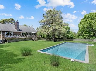 306 Saint Andrews Rd W, Southampton, NY 11968