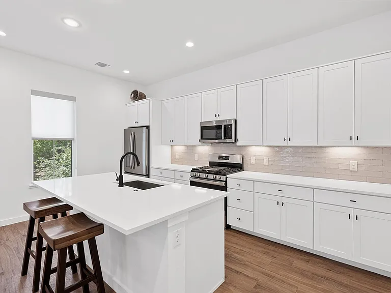 3809 Valley View Rd #10 — Photo 5