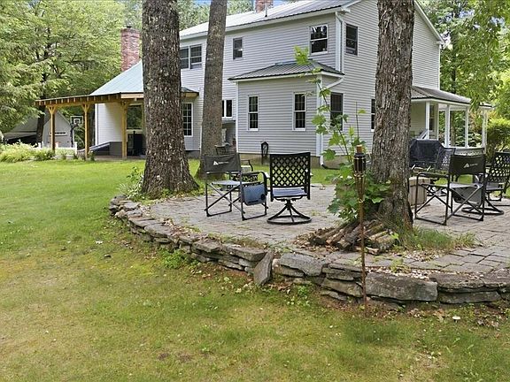 4th image of 897 Main Street