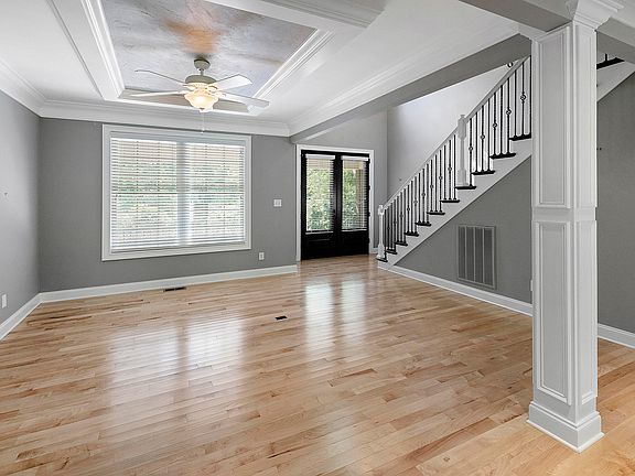 4th image of 300 Saint Andrews Dr