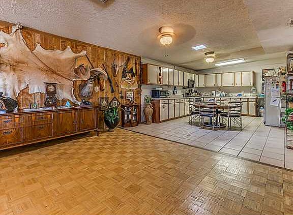 5th image of 3109 Dyer St
