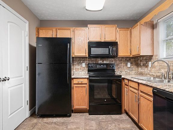 4th image of 1612 Paulas Huskey Cir APT 2