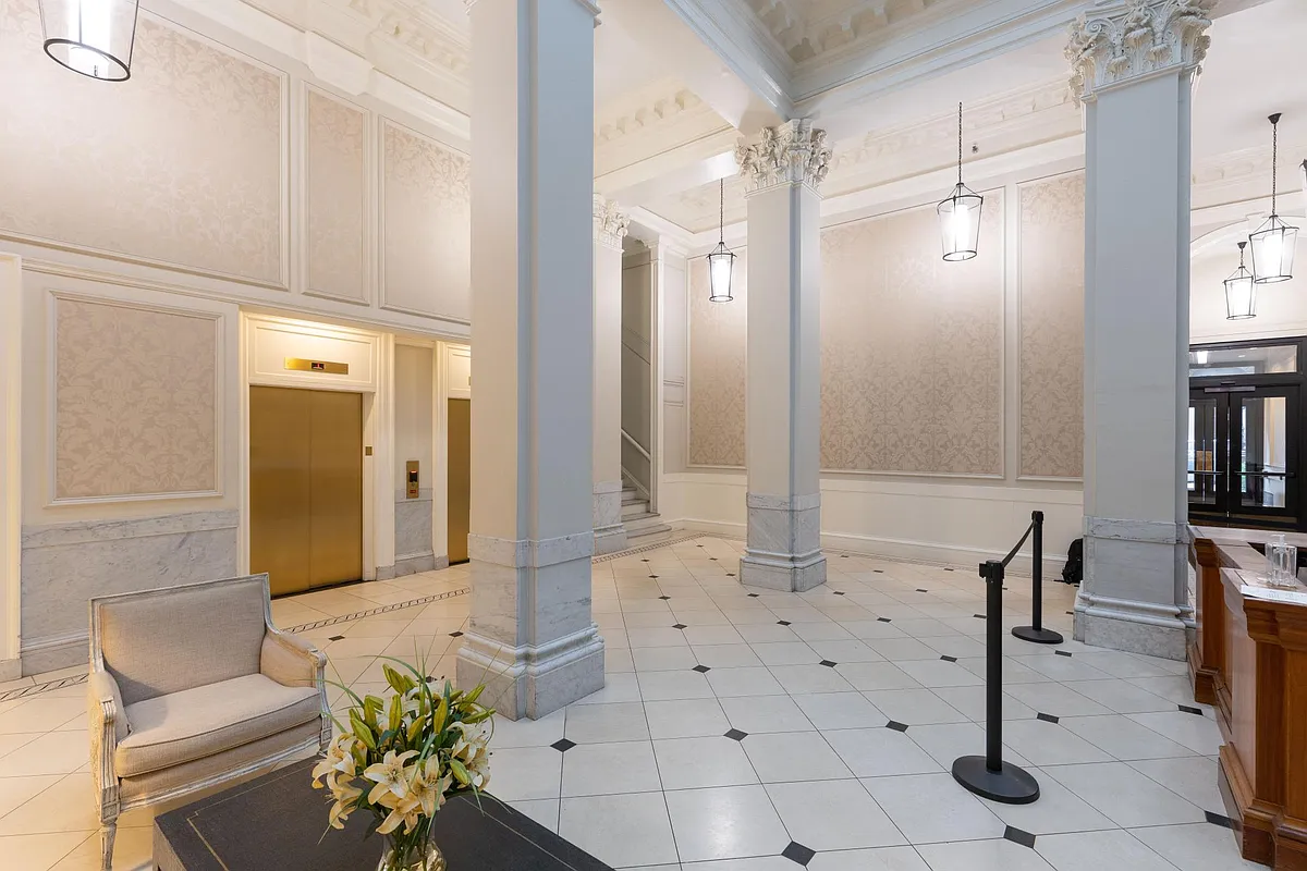 Building Photo - 21 Beacon St #11B
