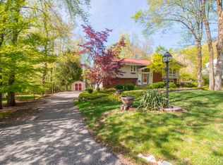 11 Hillcrest Dr, Randolph, NJ 07869